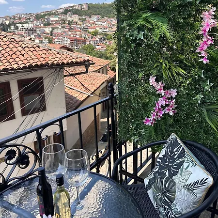 Tsar Kaloyan With Balcony & View Апартаменты Велико-Тырново