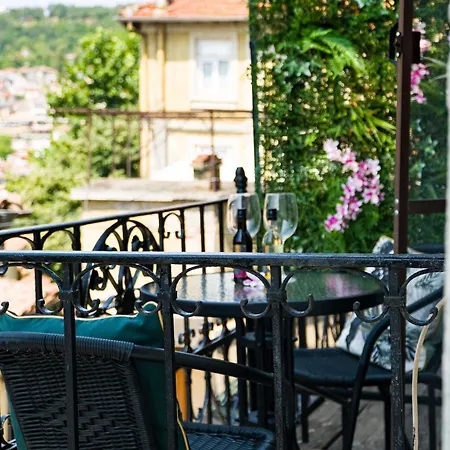 Апартаменты Tsar Kaloyan With Balcony & View Велико-Тырново